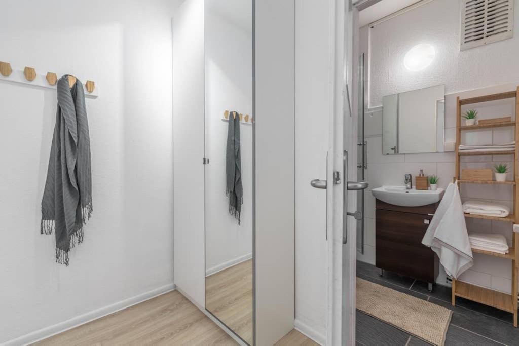 Sauber Und Modern, Netflix, Wifi, Leipzig Flair, Kueche Apartment Bagian luar foto